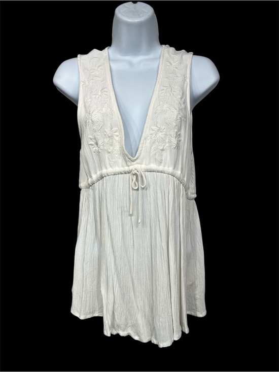 Rip Curl Tops - Ripcurl embroidered top size medium